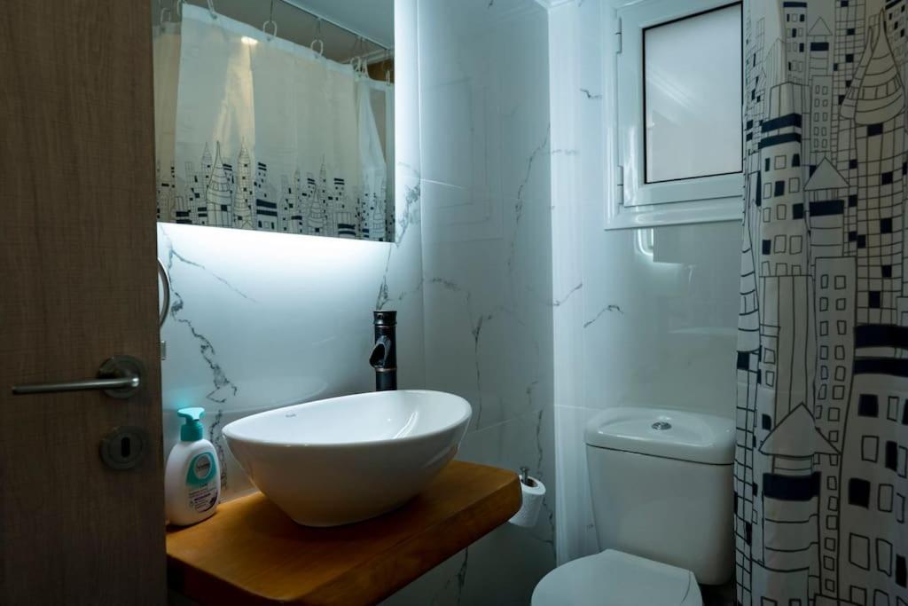 Loftliving 1 By Αττικο Νοσοκομειο Lägenhet Aten Exteriör bild